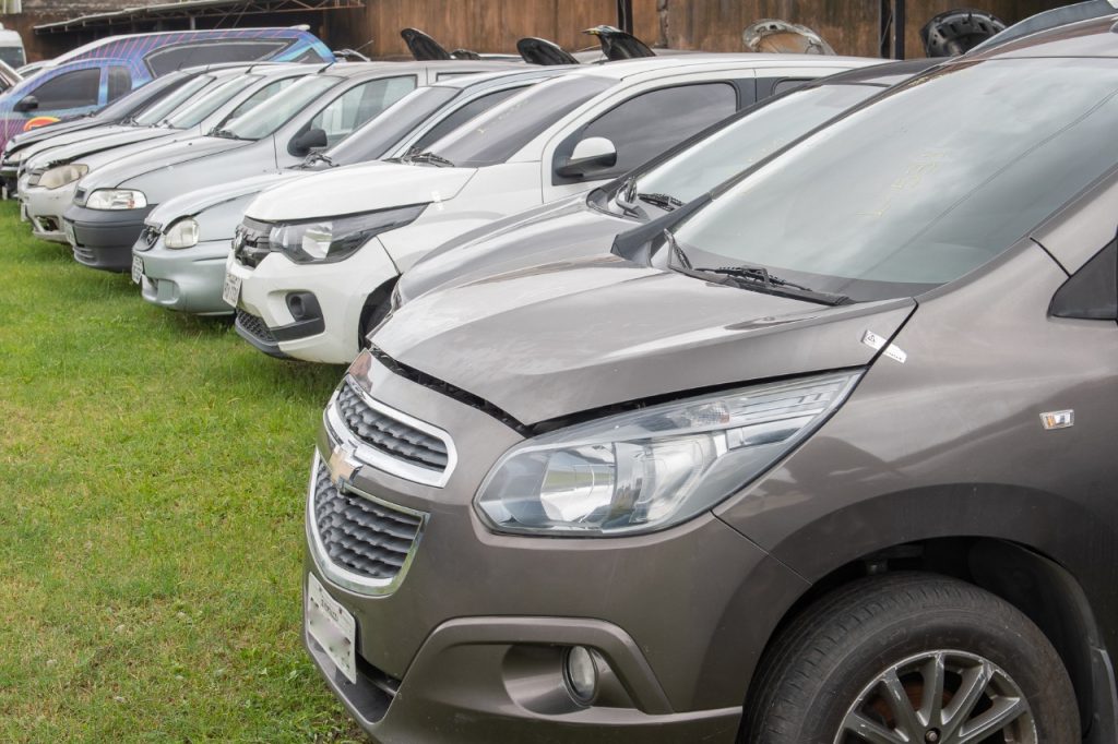 Carros para leilão