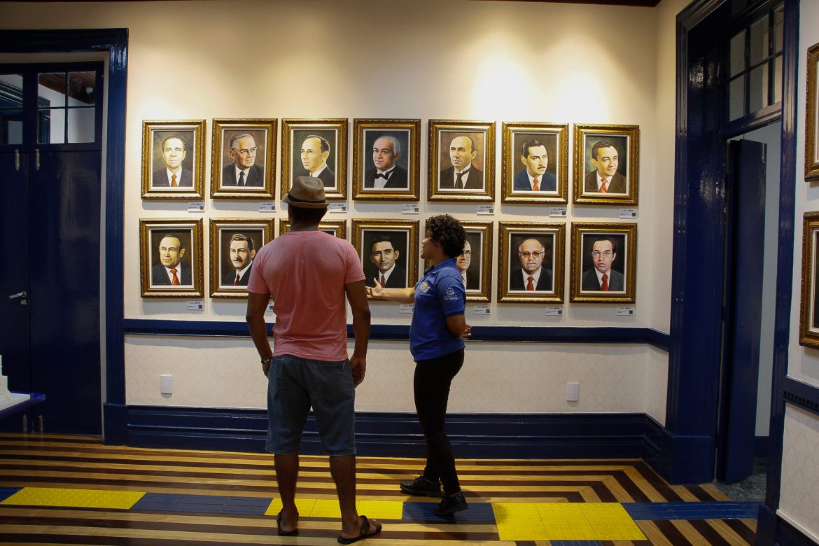 a exposição "Siara's: da colonização à formação de um povo", que resgata a história do período colonial de Fortaleza.